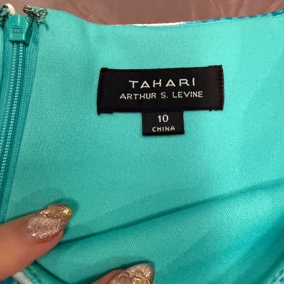 TAHARI Blue/White Ombré Striped Sleeve Shift Dress Size 10/Medium MSRP $195 - Picture 10 of 10